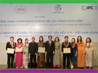 TCVM Thanh Hóa nhận giải thưởng CMA - Tổ chức Tài chính vi mô tiêu biểu năm 2017